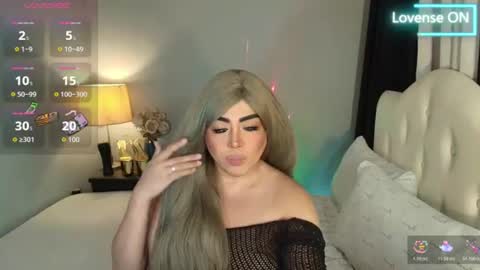 Snapshot of majestydannaxx chatting on 06.16.26 majestydannaxx online show from 06.16.26