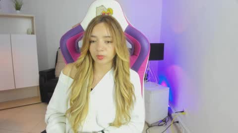 Snapshot of majo_gomez chatting on 03.05.25 Majo online show from 03.05.25