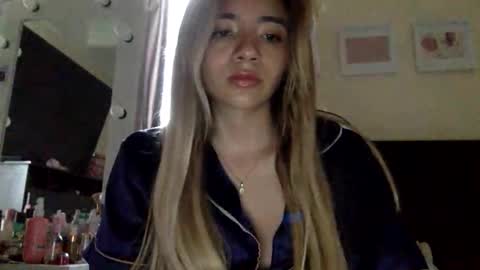 Snapshot of majo_gomezz chatting on 04.23.26 majo_gomezz online show from 04.23.26