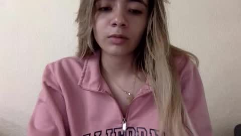 Snapshot of majo_gomezz chatting on 04.27.26 majo_gomezz online show from 04.27.26