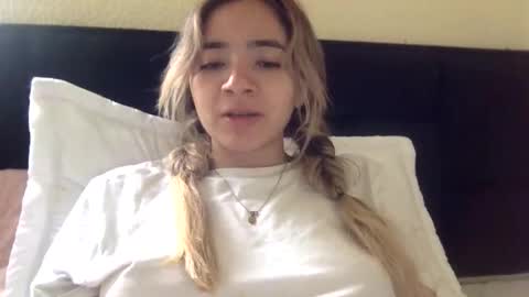 Snapshot of majo_gomezz chatting on 04.30.26 majo_gomezz online show from 04.30.26