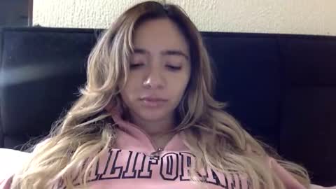 Snapshot of majo_gomezz chatting on 05.27.26 majo_gomezz online show from 05.27.26