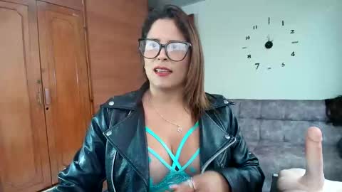 Snapshot of majo_soussa chatting on 05.19.26 Majo Soussa online show from 05.19.26