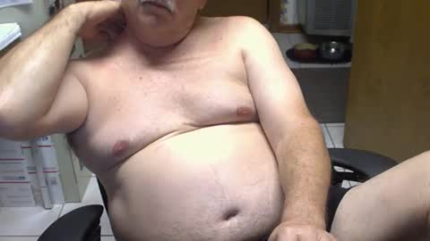 Snapshot of majormike34 chatting on 04.24.26 majormike34 online show from 04.24.26