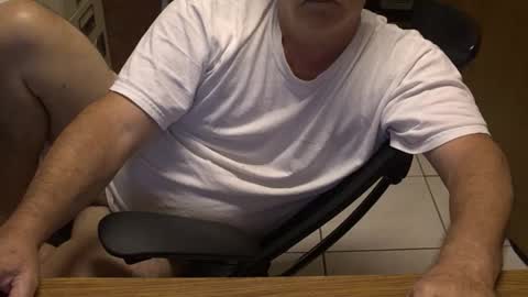 Snapshot of majormike34 chatting on 04.28.26 majormike34 online show from 04.28.26