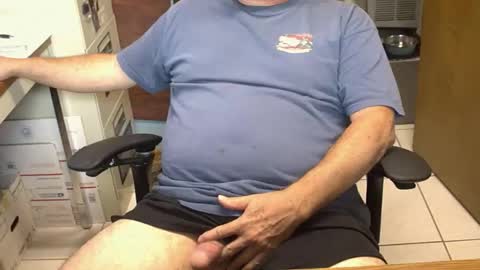 Snapshot of majormike34 chatting on 05.19.26 majormike34 online show from 05.19.26