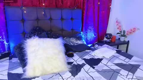 Snapshot of majuu__ chatting on 11.08.25 Celeste Bonet online show from 11.08.25