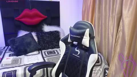 Snapshot of majuu__ chatting on 12.03.25 Celeste Bonet online show from 12.03.25