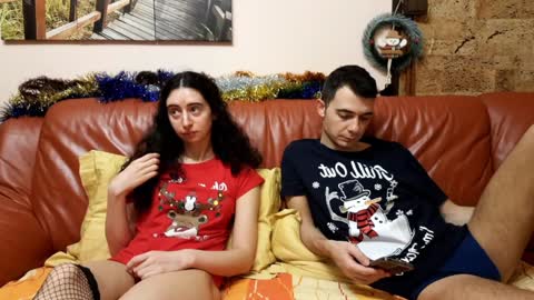 Snapshot of make_me_feel chatting on 12.19.24 Lena Ian online show from 12.19.24