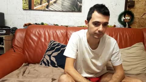 Snapshot of make_me_feel chatting on 11.30.25 Lena Ian online show from 11.30.25