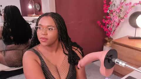 Snapshot of makena_gh chatting on 05.19.26 makena online show from 05.19.26