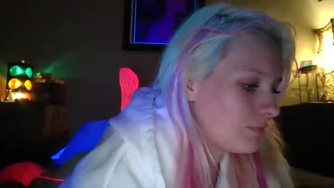 Snapshot of makinziirain chatting on 03.02.26 KarizmaticKitten online show from 03.02.26