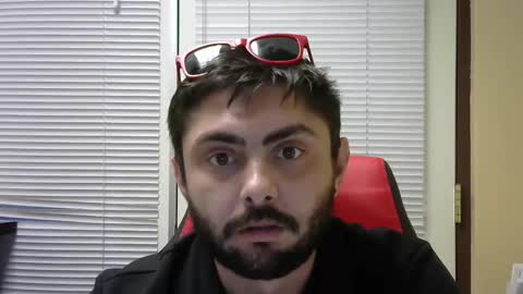 Snapshot of mako4eva chatting on 12.18.25 mako4eva online show from 12.18.25