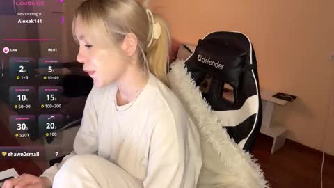 maksisisia online show from 10.27.25