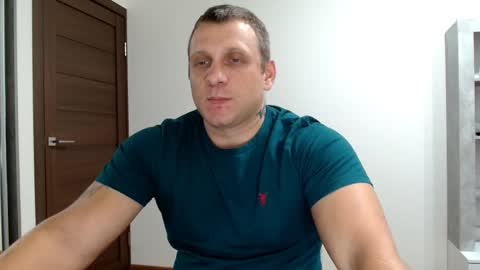 Snapshot of malchyshka chatting on 10.13.25 malchyshka online show from 10.13.25