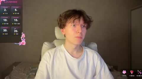 Snapshot of malcolm_yang chatting on 02.11.25 Tom and Mark 3 online show from 02.11.25