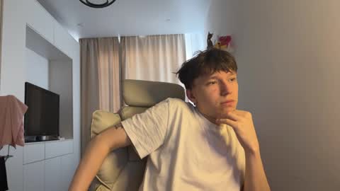 Snapshot of malcolm_yang chatting on 09.30.25 Tom and Mark 3 online show from 09.30.25