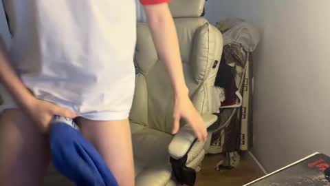 Snapshot of malcolm_yang chatting on 10.07.25 Tom and Mark 3 online show from 10.07.25