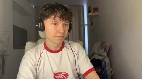 Snapshot of malcolm_yang chatting on 10.20.25 Tom and Mark 3 online show from 10.20.25