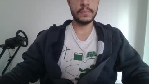 Snapshot of maleboyz chatting on 01.12.25 Boybi online show from 01.12.25