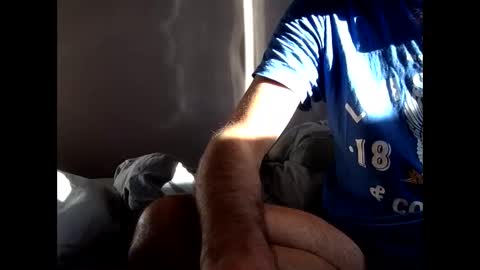 Snapshot of malefrench1 chatting on 10.11.25 malefrench1 online show from 10.11.25