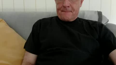 Snapshot of maletoysub chatting on 07.04.26 maletoysub online show from 07.04.26