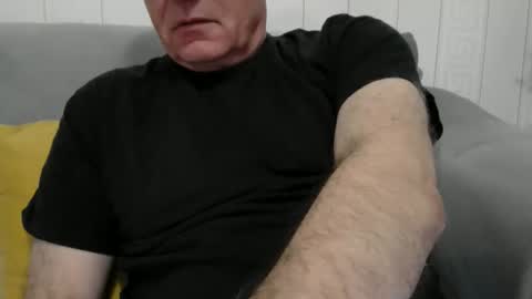 Snapshot of maletoytouse chatting on 02.19.26 maletoytouse online show from 02.19.26