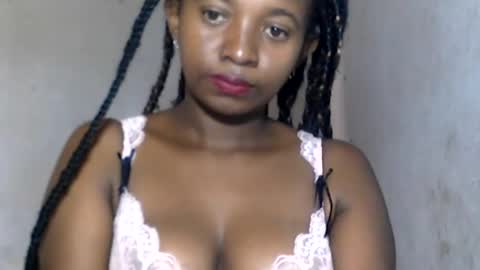 Snapshot of malinah01 chatting on 12.16.24 malinah01 online show from 12.16.24