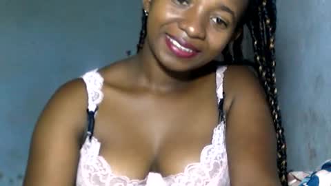 Snapshot of malinah01 chatting on 12.16.24 malinah01 online show from 12.16.24