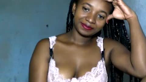 Snapshot of malinah01 chatting on 12.21.24 malinah01 online show from 12.21.24