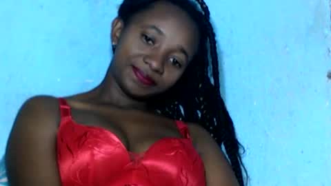 Snapshot of malinah01 chatting on 12.23.24 malinah01 online show from 12.23.24