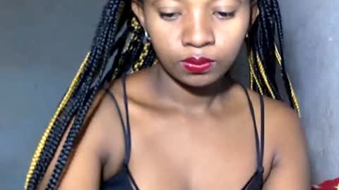 Snapshot of malinah01 chatting on 01.06.25 malinah01 online show from 01.06.25