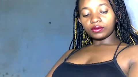 Snapshot of malinah01 chatting on 01.06.25 malinah01 online show from 01.06.25