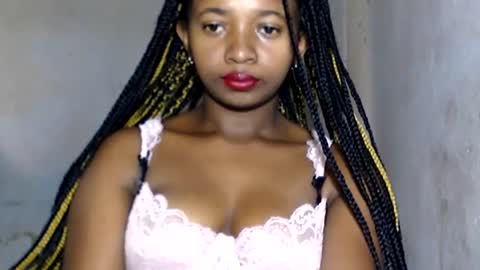 Snapshot of malinah01 chatting on 01.08.25 malinah01 online show from 01.08.25