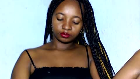 Snapshot of malinah01 chatting on 01.10.25 malinah01 online show from 01.10.25