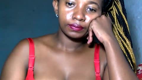 Snapshot of malinah01 chatting on 01.11.25 malinah01 online show from 01.11.25