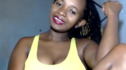 Snapshot of malinah01 chatting on 01.12.25 malinah01 online show from 01.12.25
