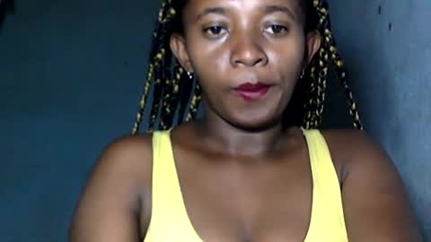 Snapshot of malinah01 chatting on 01.19.25 malinah01 online show from 01.19.25