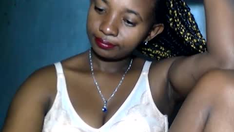 Snapshot of malinah01 chatting on 01.20.25 malinah01 online show from 01.20.25