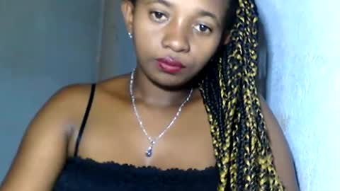 Snapshot of malinah01 chatting on 01.21.25 malinah01 online show from 01.21.25