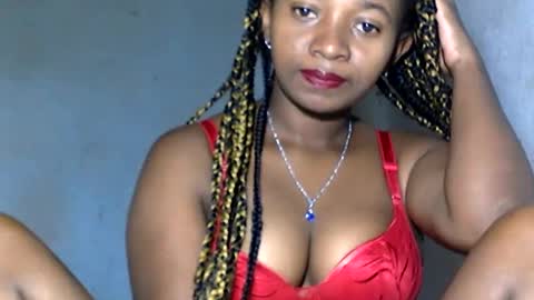Snapshot of malinah01 chatting on 01.23.25 malinah01 online show from 01.23.25