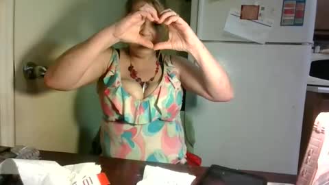 Snapshot of malinda702 chatting on 05.15.26 malinda702 online show from 05.15.26
