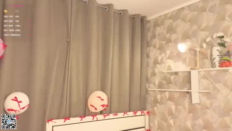 Snapshot of malisatrigueiro chatting on 02.16.26 Evelyn online show from 02.16.26