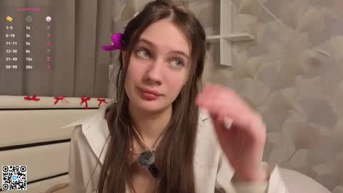 Snapshot of malisatrigueiro chatting on 03.02.26 Evelyn online show from 03.02.26