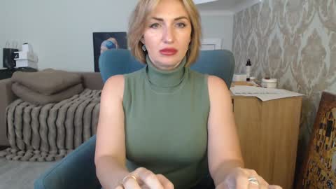 Snapshot of mallinia chatting on 03.28.26 mallinia online show from 03.28.26