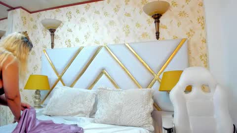 MalorySweet  online show from 10.13.25