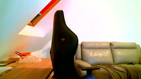 Snapshot of malou2927 chatting on 12.02.24 breton online show from 12.02.24