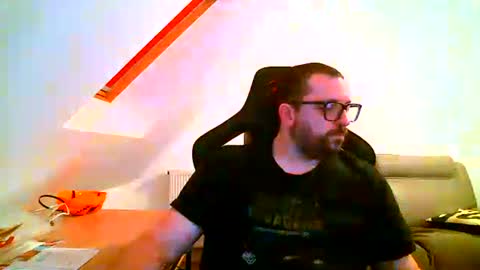 Snapshot of malou2927 chatting on 12.14.24 breton online show from 12.14.24