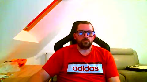 Snapshot of malou2927 chatting on 12.17.24 breton online show from 12.17.24