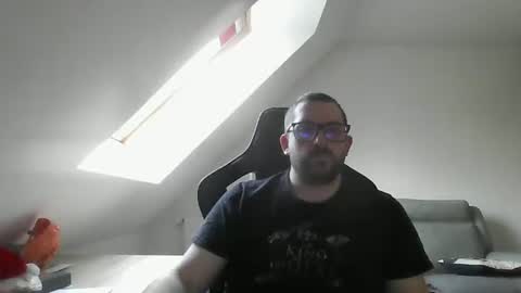 Snapshot of malou2927 chatting on 12.22.24 breton online show from 12.22.24